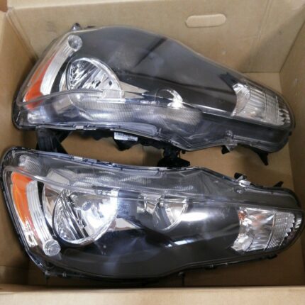 Lancer Evo Lancer Evo Galant Fortis CZ4A CY4A left and right headlights genuine.